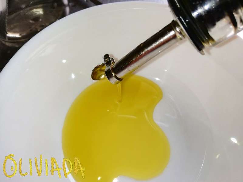 polyphenol rich extra virgin olive oil